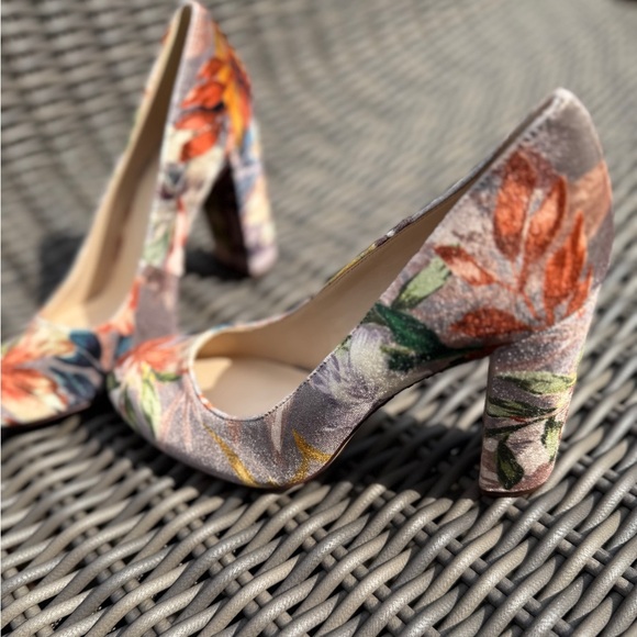 Nine West Floral Pumps - Size 7.5 - Picture 5 of 15